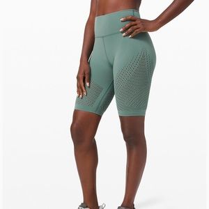 lululemon Reveal Short Digital Rain